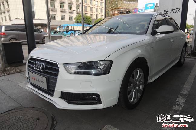 奥迪A4L2013款40 TFSI quattro个性运动型