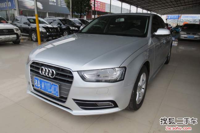 奥迪A4L2013款30 TFSI 自动舒适型