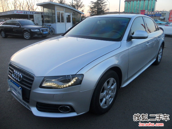 奥迪A4L2011款2.0TFSI 技术型