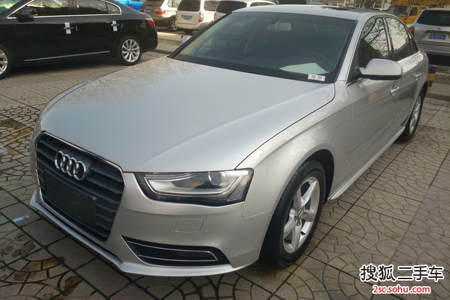 奥迪A4L2015款35 TFSI 自动标准型