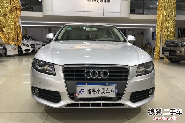 奥迪A4L2012款2.0TFSI 标准型