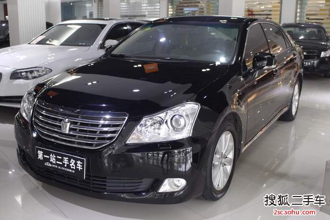 丰田皇冠2010款2.5L Royal 