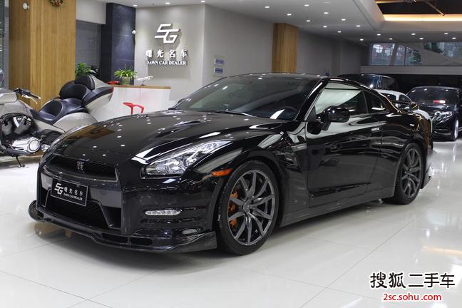 日产GT-R2014款3.8T Premium Edition 棕红内饰