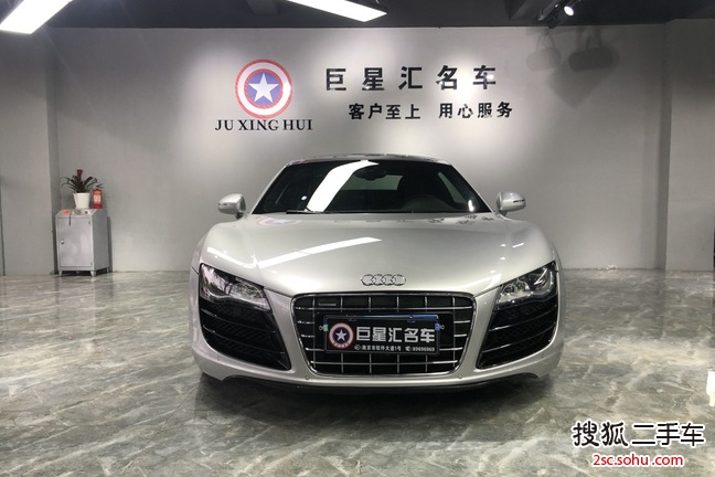 奥迪R82010款5.2FSI quattro