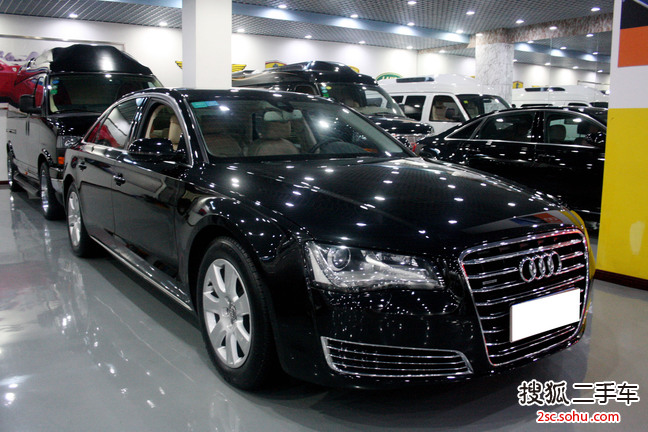 奥迪A8L2014款45 TFSI quattro舒适型