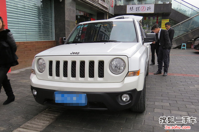 Jeep自由客2014款2.4L 运动版