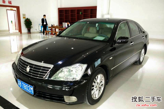 丰田皇冠2006款2.5L Royal 真皮版