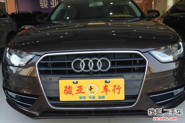 奥迪A4L2015款35 TFSI 自动舒适型