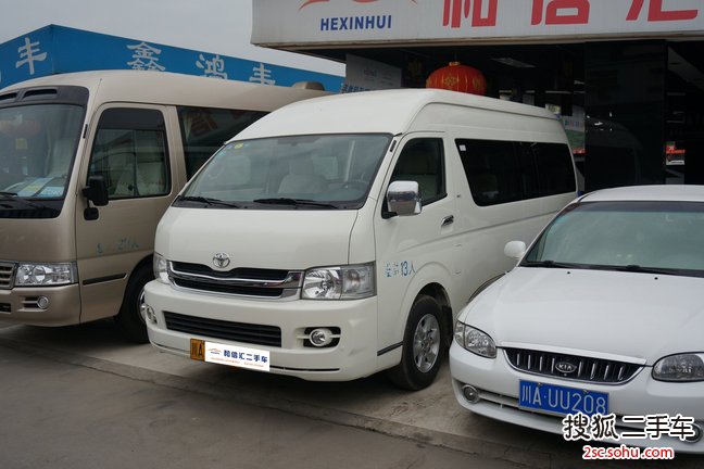 丰田HIACE2011款2.7L 自动豪华版13座