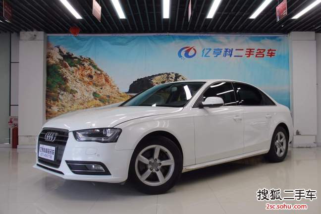 奥迪A4L2015款35 TFSI 自动标准型