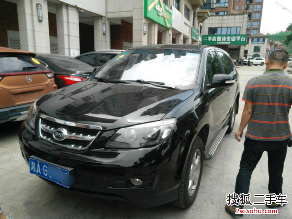 比亚迪S62014款2.0L 手动尊贵型 5座 