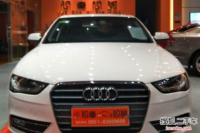 奥迪A4L2015款35 TFSI 自动舒适型