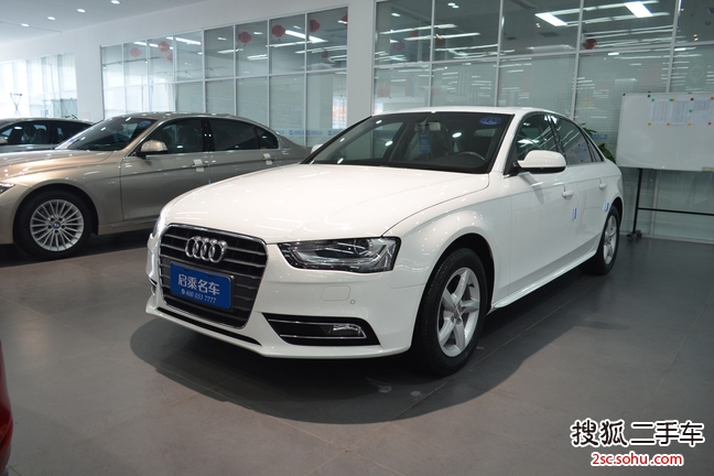 奥迪A4L2013款35 TFSI(2.0T)自动舒适型