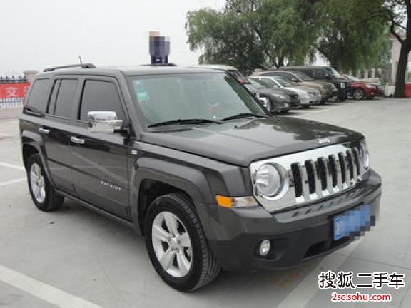 Jeep自由客2014款2.0L 运动增强版