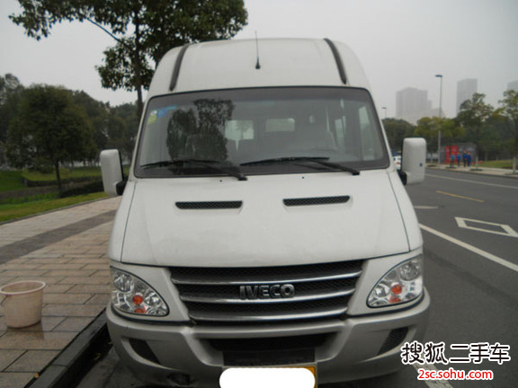 依维柯得意2009款2.8T-A40 17座