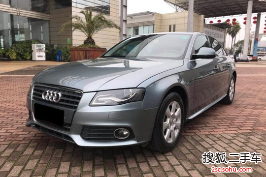 奥迪A4L2011款2.0TFSI 标准型