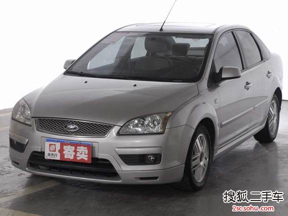 福特福克斯三厢2005款2.0L 自动豪华型