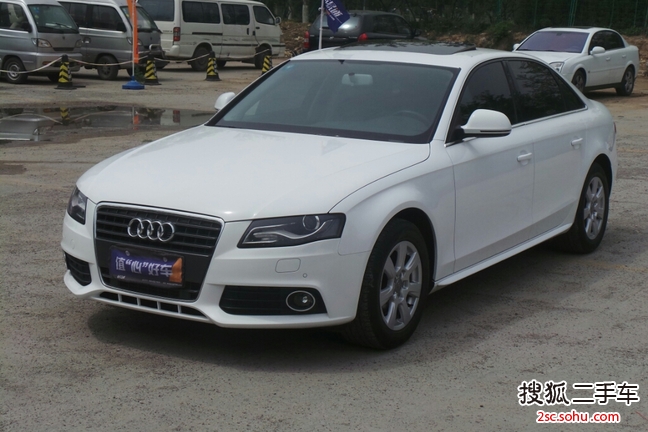 奥迪A4L2012款2.0TFSI 技术型