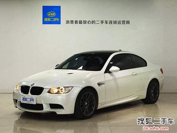 宝马M32011款4.0L 双门版(碳纤车顶)