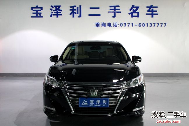 丰田皇冠2015款2.5L 尊享版