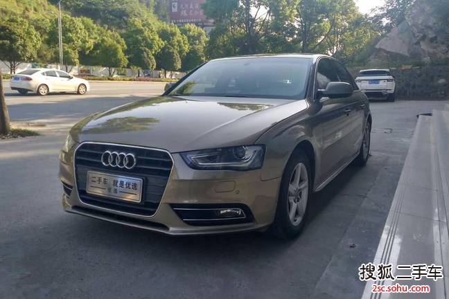 奥迪A4L2013款35 TFSI 自动标准型