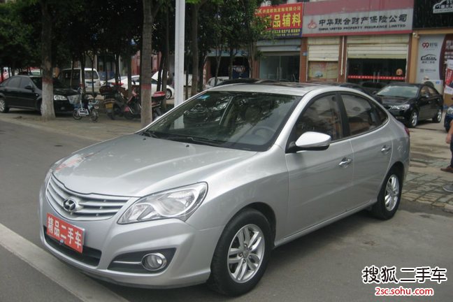 现代悦动2011款1.6L 自动顶级型