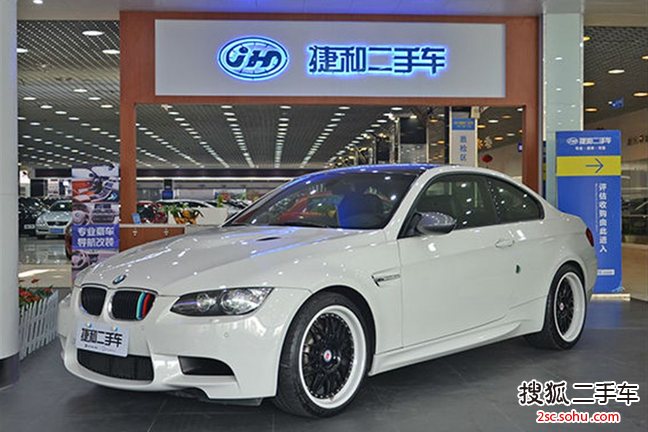 宝马M32011款4.0L 双门版(碳纤车顶)