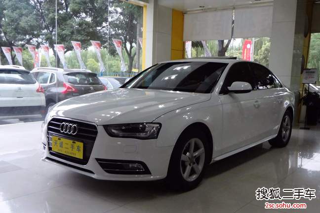 奥迪A4L2013款35 TFSI 自动标准型