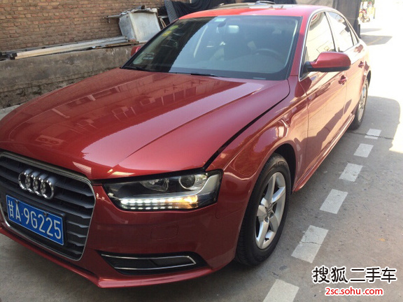 奥迪A4L2013款30 TFSI 自动舒适型