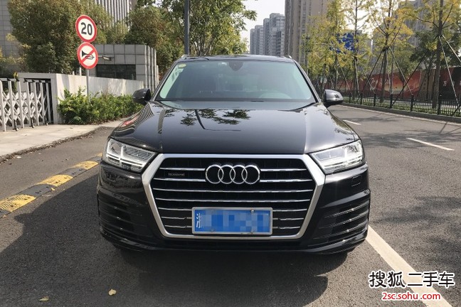 奥迪Q72018款40 TFSI 舒适型