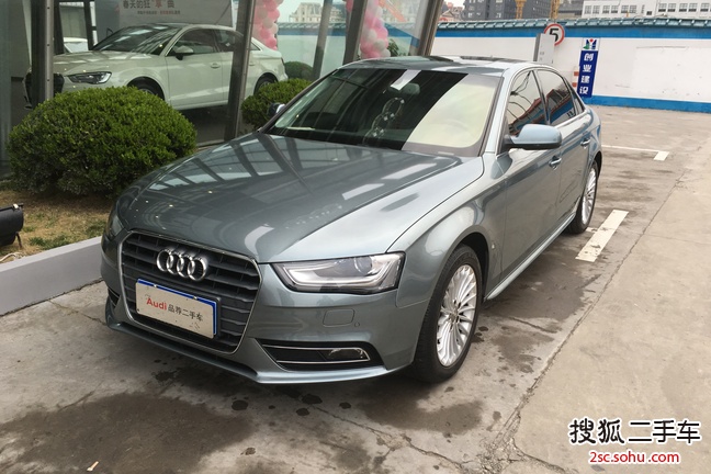 奥迪A4L2012款2.0TFSI 技术型