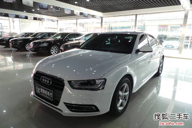 奥迪A4L2013款30 TFSI 自动舒适型