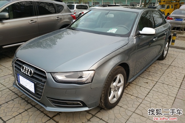 奥迪A4L2013款35 TFSI 自动舒适型