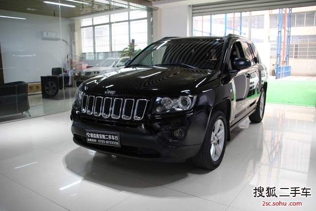 Jeep指南者2013款2.0L 两驱运动版