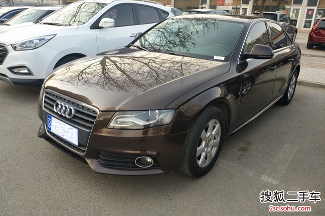 奥迪A4L2010款2.0TFSI 标准型