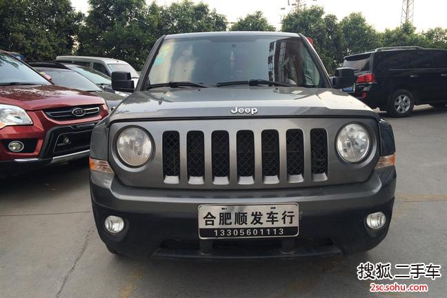 Jeep自由客2013款2.4L 豪华导航版