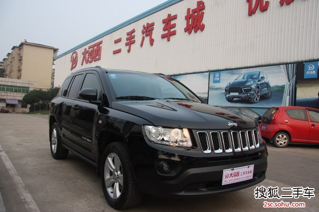 Jeep指南者2013款2.0L 两驱运动版