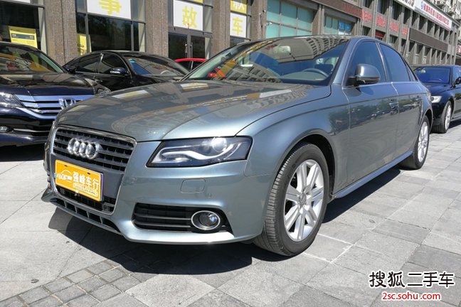 奥迪A4L2012款2.0TFSI 技术型