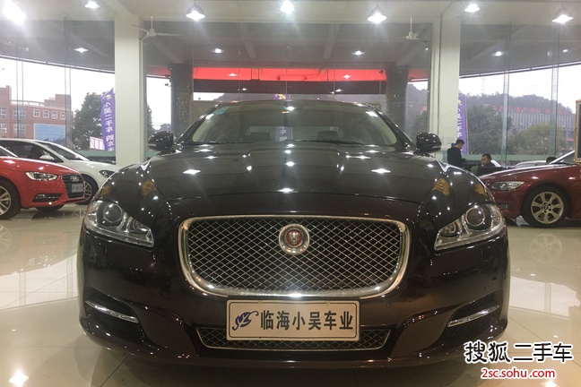 捷豹XJ2014款XJL 2.0T 两驱典雅商务版