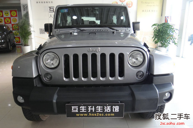 Jeep牧马人四门版2014款3.0L 撒哈拉