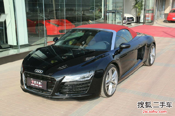 奥迪R82014款Spyder 4.2 FSI quattro