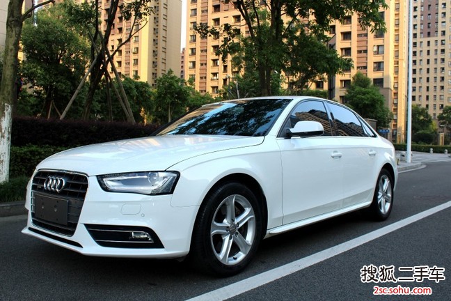 奥迪A4L2015款45 TFSI quattro运动型