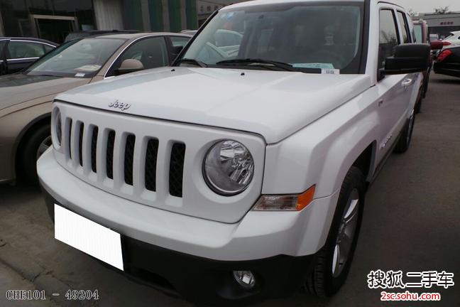 Jeep自由客2014款2.4L 豪华导航版