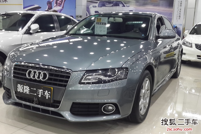 奥迪A4L2011款2.0TFSI 标准型