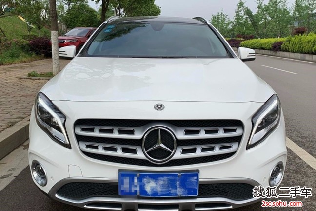 奔驰GLA级2017款GLA 220 4MATIC 豪华型