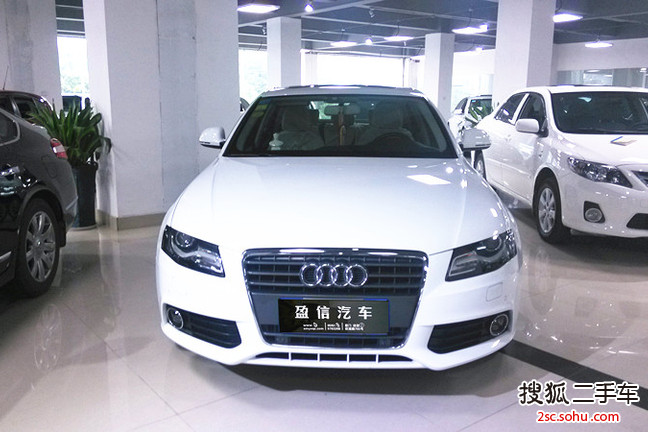 奥迪A4L2012款2.0TFSI 标准型