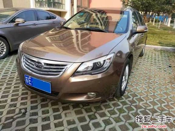 比亚迪G62012款2.0L 手动尊贵型