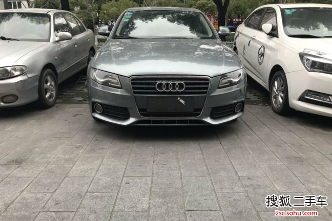 奥迪A4L2009款2.0TFSI 标准型