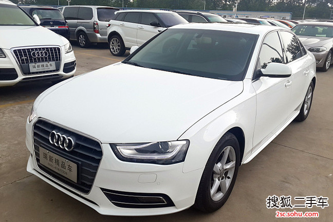 奥迪A4L2013款35 TFSI(2.0T)自动舒适型