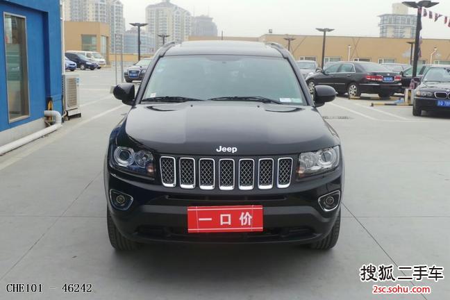 Jeep指南者2014款2.4L 四驱豪华导航版